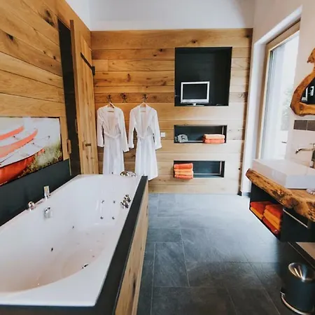 Luxus-chalet Am Fluss Ferienhaus *